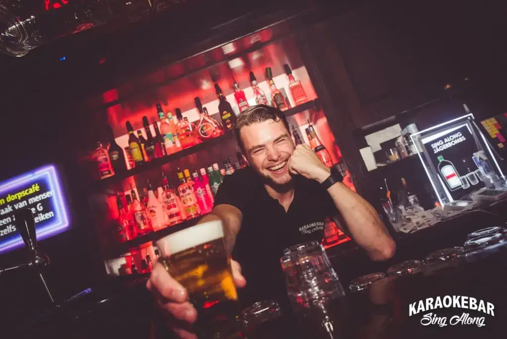 Sing Along barman